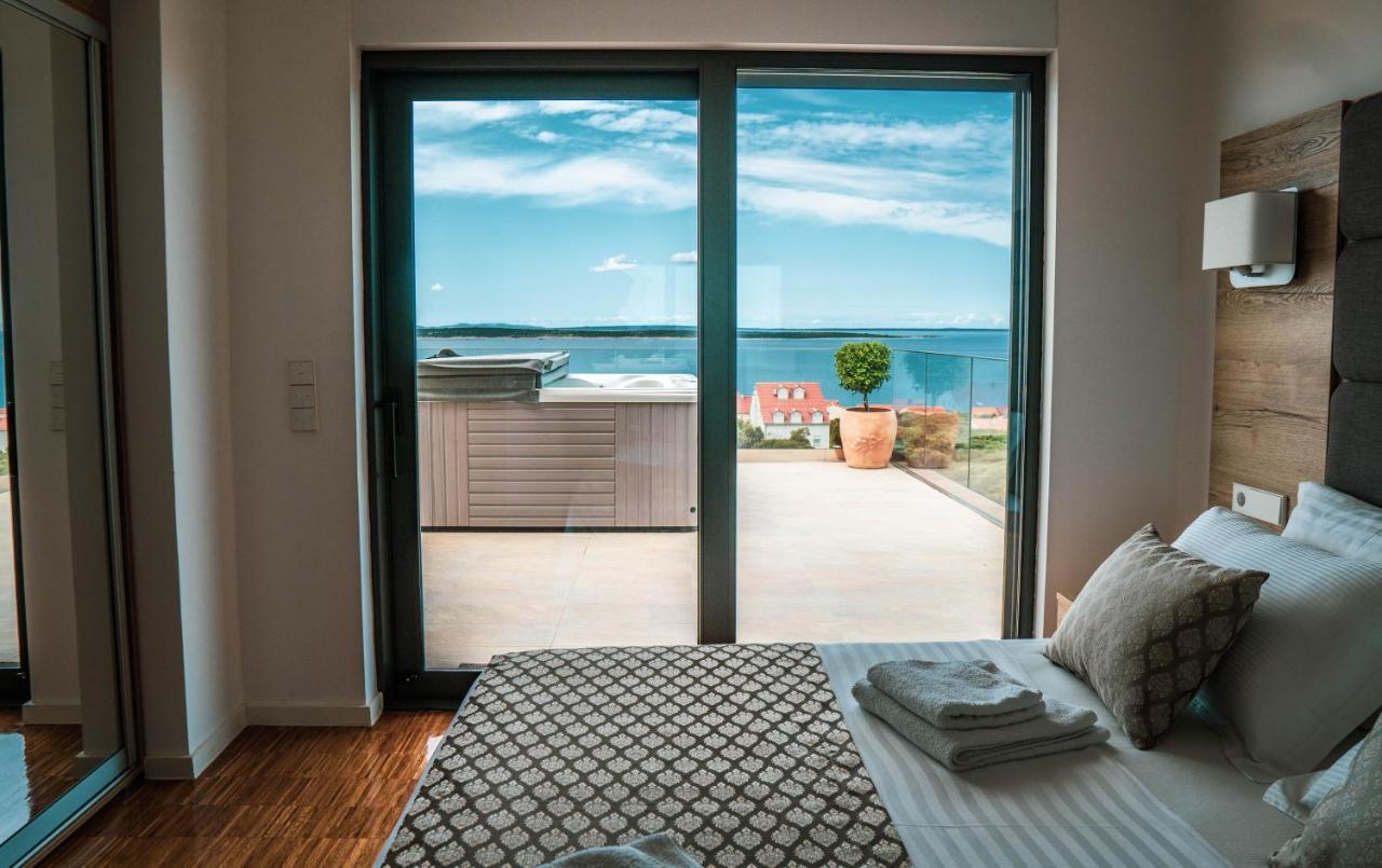 Luxury Apartments White Villa Violeta マンドレ エクステリア 写真