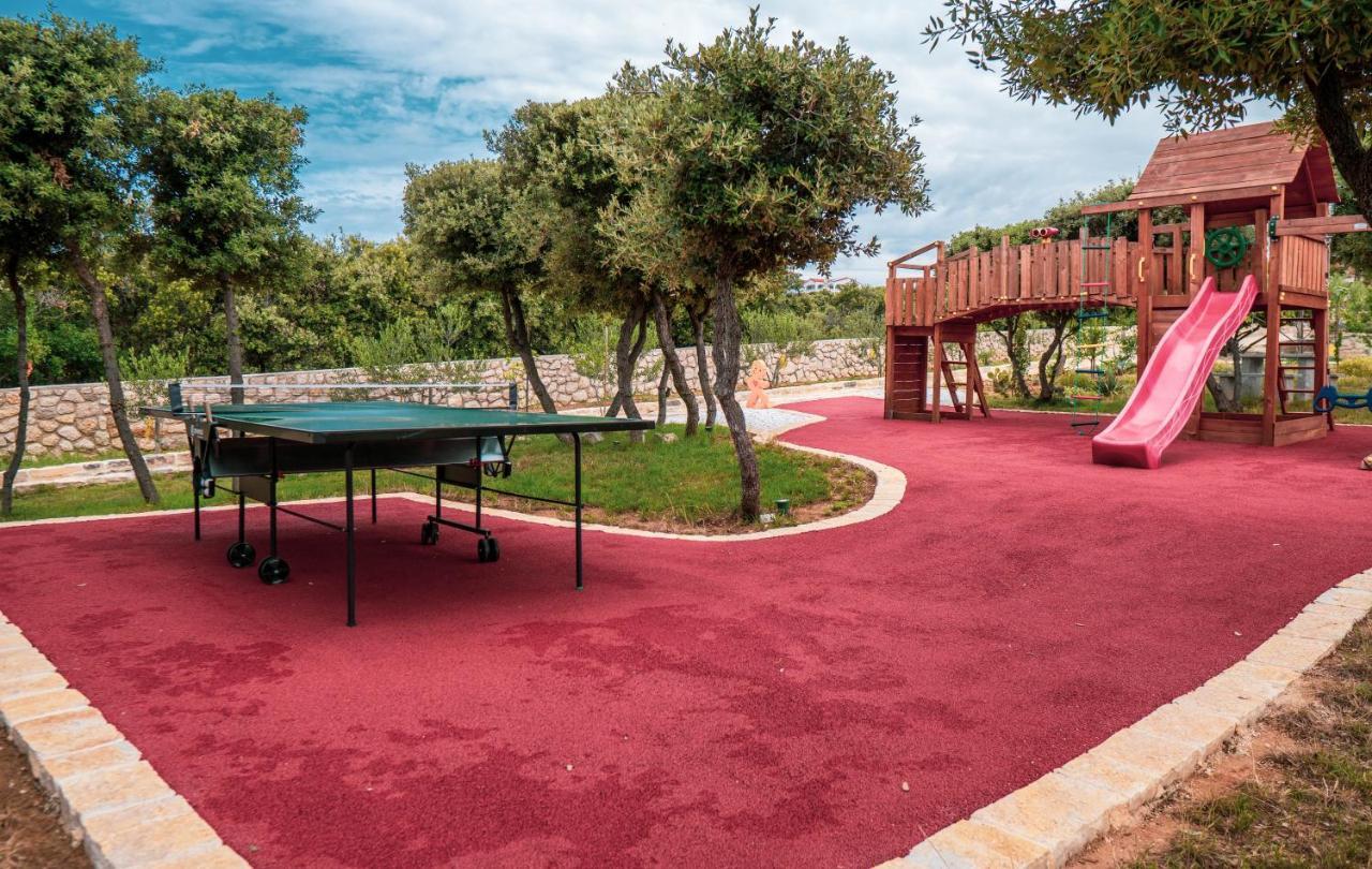 Luxury Apartments White Villa Violeta マンドレ エクステリア 写真