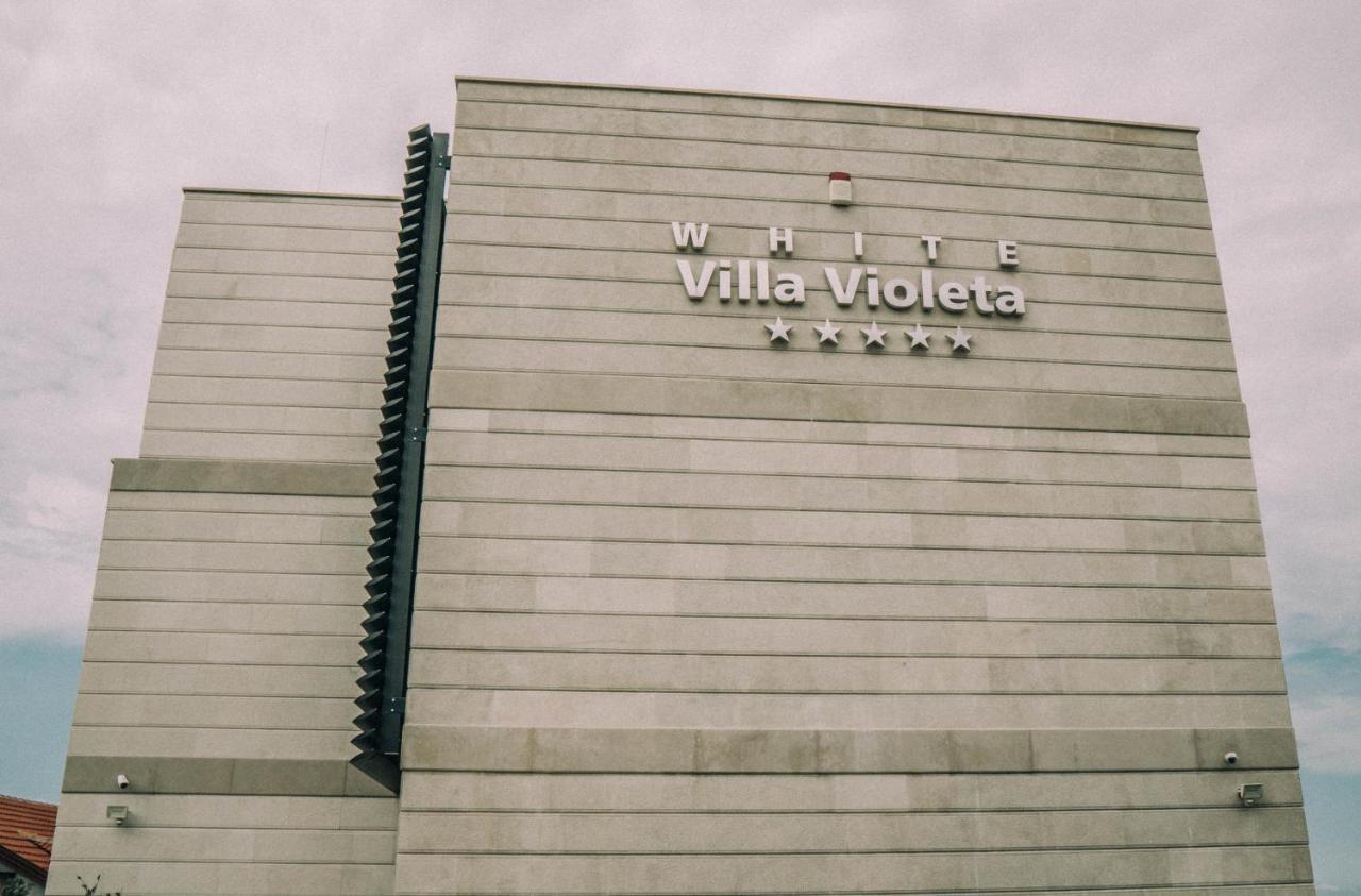 Luxury Apartments White Villa Violeta マンドレ エクステリア 写真