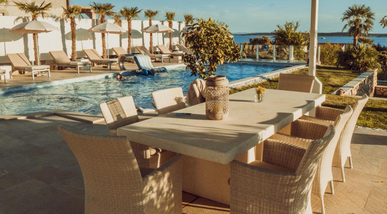 Luxury Apartments White Villa Violeta マンドレ エクステリア 写真