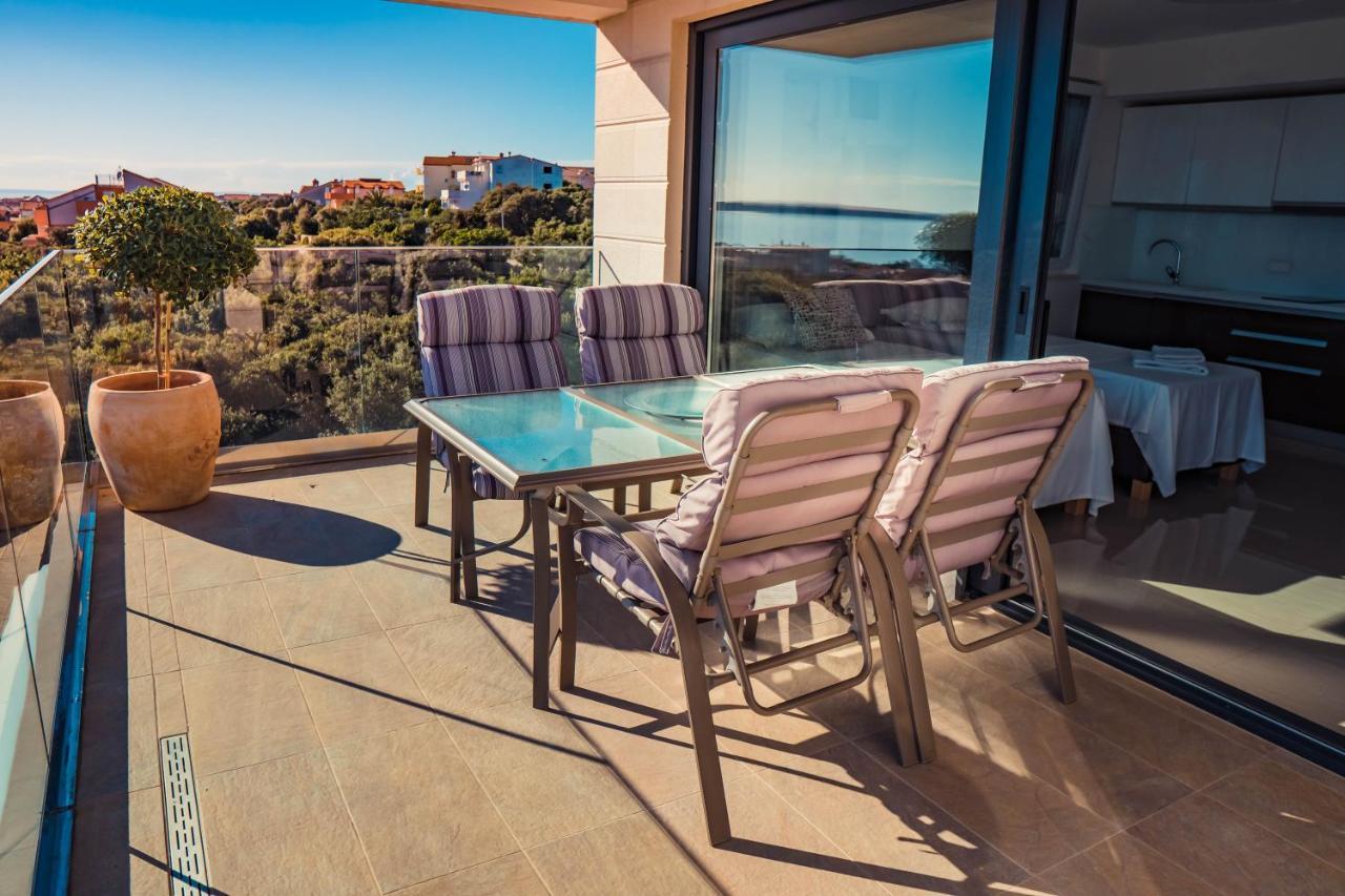 Luxury Apartments White Villa Violeta マンドレ エクステリア 写真
