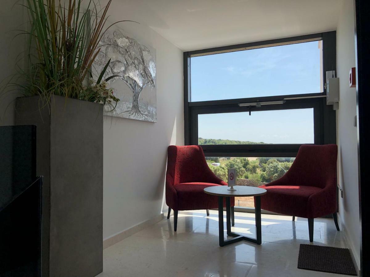 Luxury Apartments White Villa Violeta マンドレ エクステリア 写真