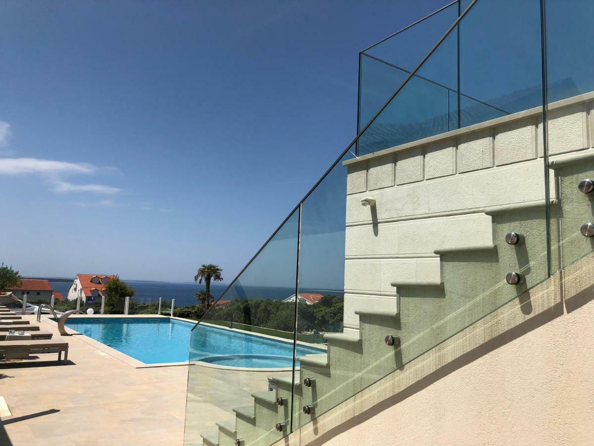Luxury Apartments White Villa Violeta マンドレ エクステリア 写真